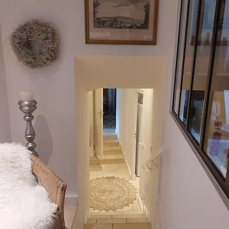 Chez Laurette - Charming In Historic Village Near Versailles Apartment