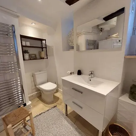 Chez Laurette - Charming In Historic Village Near Versailles *