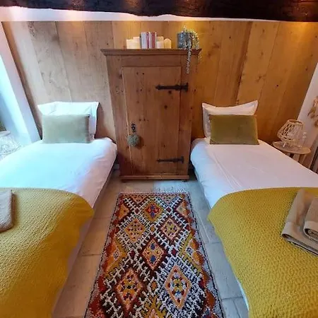 Chez Laurette - Charming In Historic Village Near Versailles *