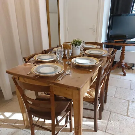 Chez Laurette - Charming In Historic Village Near Versailles Marly-le-Roi